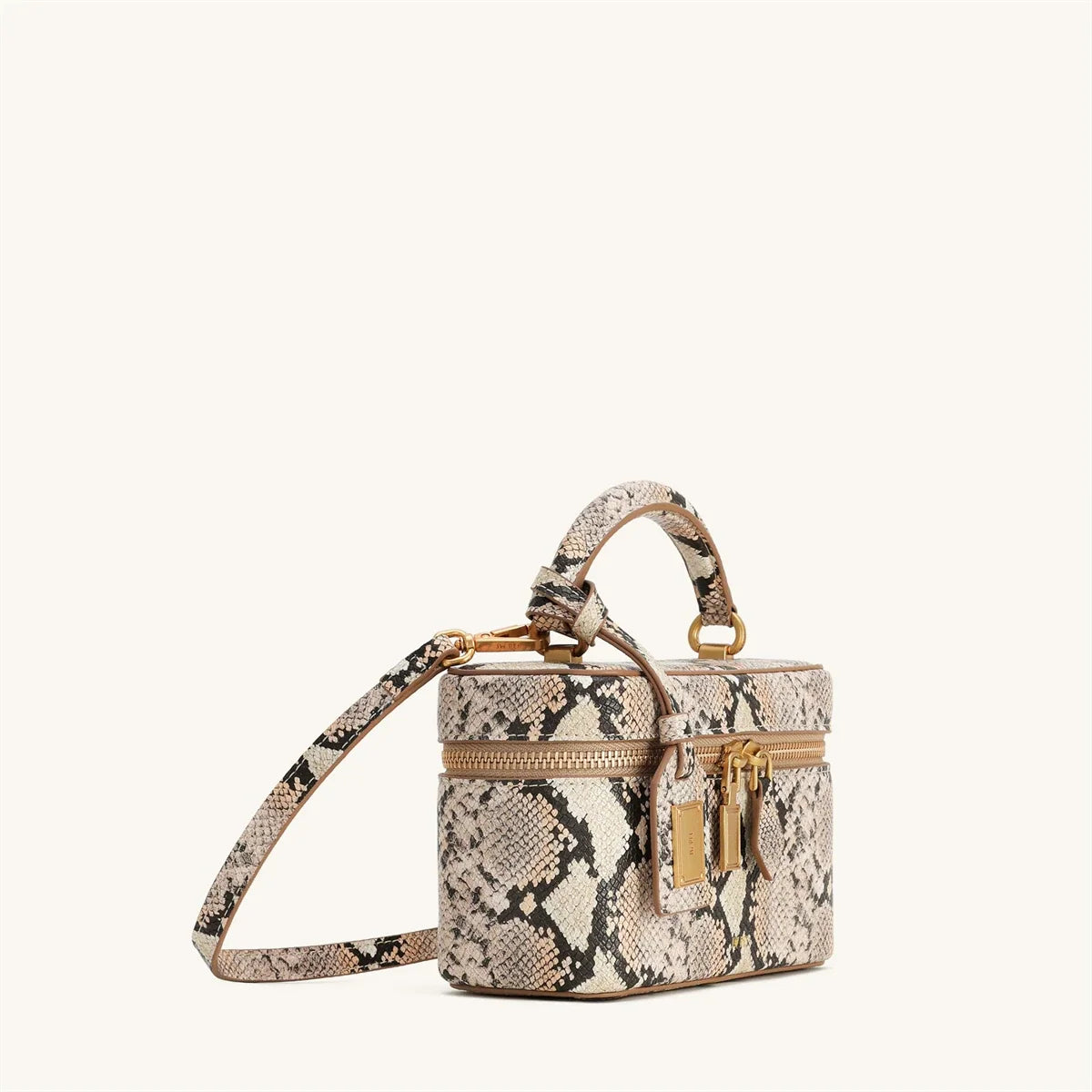 Luxury Bags for Women Without Paying for a Logo: 7 Signs of Quality