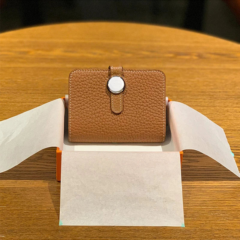 מחזיק כרטיסים מעור בקר עם לשונית – תמונה 6